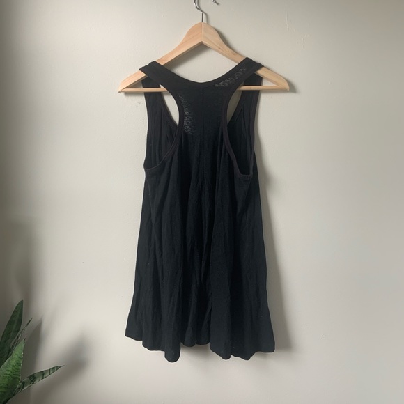 Elizabeth & James black quarter-length tank top (size M) - Picture 2 of 5
